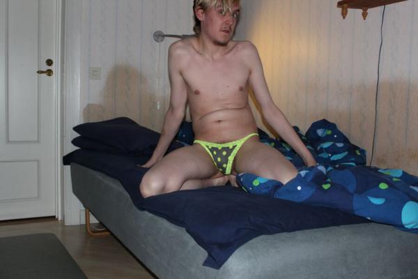 Posando en bragas