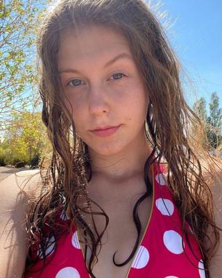 - Violeta