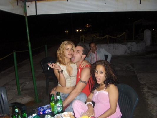 Tortilleras cubanas DAYANA Y LA GEMELA