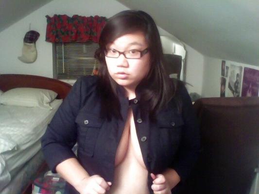 Asiatische BBW mit großen Titten