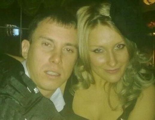 A pornstar loira russa Ekaterina de São Petersburgo