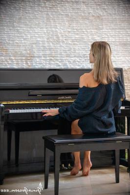 GinaGerson Gina Gerson Amante del piano 66x 2048px (22 de agosto de 2