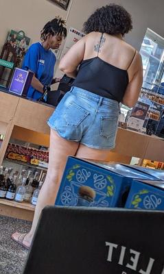 Nena de ébano con celulitis
