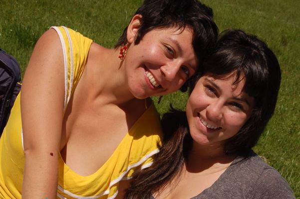 Traviesas x Naturales x Peludas Cleo y Nikki hacen un picnic