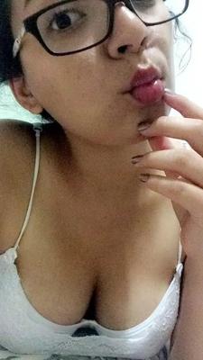 Mexicaine ringard montrant ses jolis seins