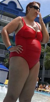 BBW Mature en Rouge