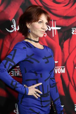 ネイル マリル・ヘナー