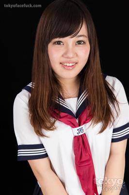 山本エレナ