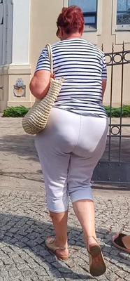 PAWG Gilf PL incroyable énorme cul mature et fille maigre 1