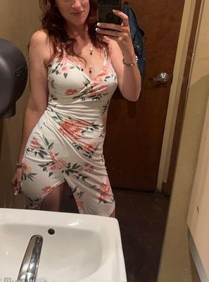 Sexy MILF Professor Mostra Seus Pedaços Safados