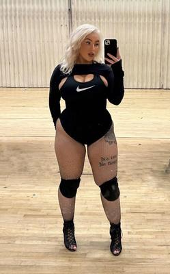 Sexy kurvige Mädchen