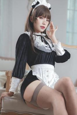 CRIADA 1