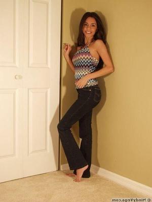 Mindy Vega фиолетовые стринги
