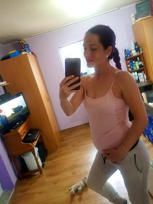 MARY, VOISINE ENCEINTE, POUR COMMENTAIRES