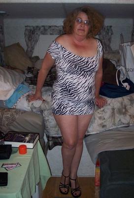 Gostosas de óculos, saias e vestidos