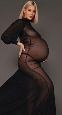 Blonde enceinte