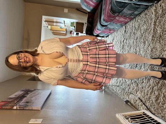 Lil colegiala puta tiene una cita con hotwife...
