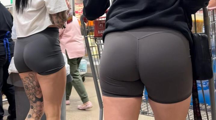 Candid Beaucoup plus de Pawgs et d'ânes Costco VEUILLEZ COMMENTER