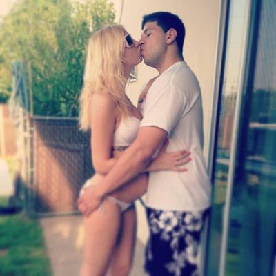 Preggo rubia caliente