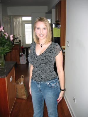 linda rubia embarazada