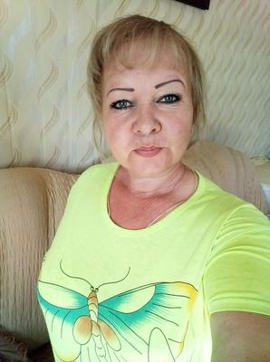Анастасия, зрелая русская блондинка из Улан-Удэ, показала свои сиськи