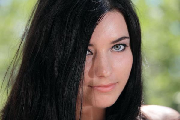 Olivia F Lótus