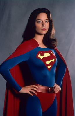 Intercambios de caras de imágenes de IA de superhéroe malo