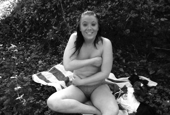 Swedish (): Emma from Jonkoping are nude outside