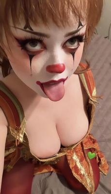 Kostümschlampen, Clowns.