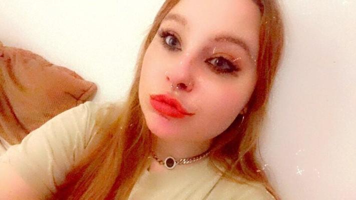 マルウィンカポーランド人のウェブふしだらな女が露出