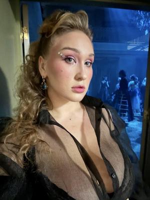 Cherly 巨大なおっぱいのセクシーなゴージャスなブロンドの女の子のミックスホットショット