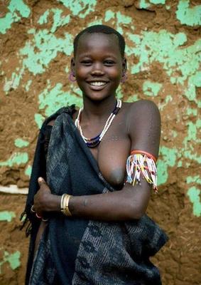Afrika titts