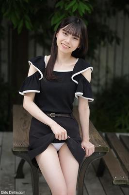 Modelo de desnudos japonés uran