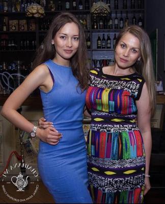 Русская шлюха жена любит встречаться/выходить без мужа