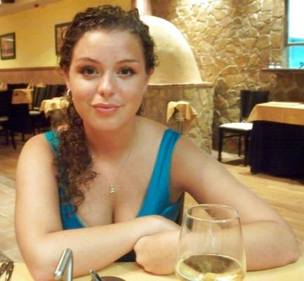 Meg McCourt Y/O Помощник офиса Newcastle UK
