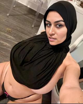 ナルギス・アフガニスタンの妻アイ