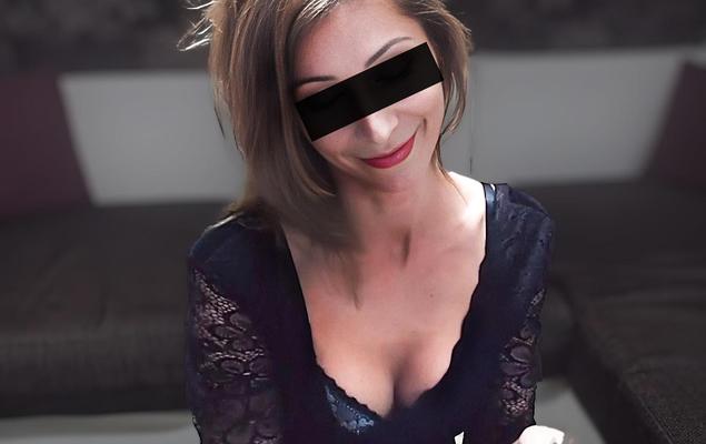 Downblouse Deep Cleavage Milf для дани