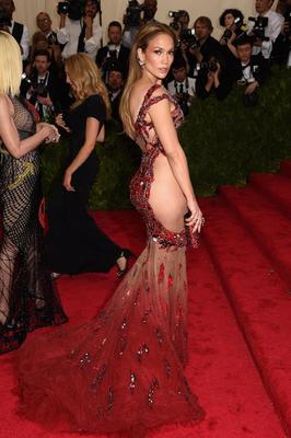Jennifer Lopez - Gala de benefício do Instituto de Costume