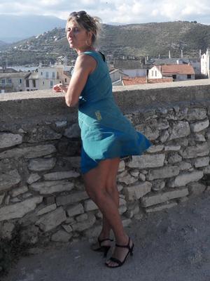 Lisa se Promene sans cullotte en corse