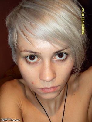 Ama minuscule pixie blanchie
