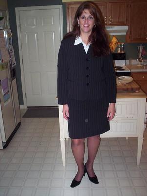 Kentucky wife Deborah strips off