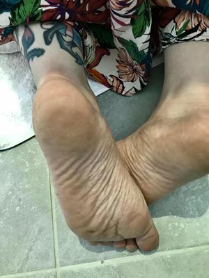 Jennie sexy milf feet