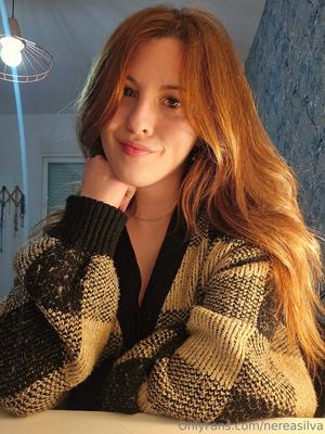 Nelerea enormes peitos