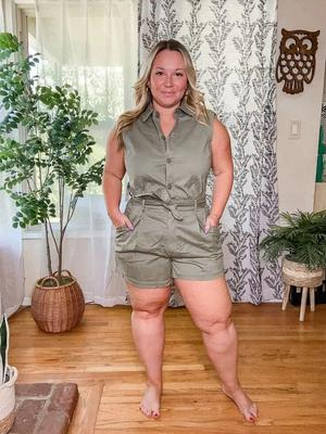 美容への関心は金髪の熟女ポーグモデルに焦点を当てています