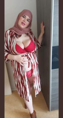 Muslim wife exposed by cuck