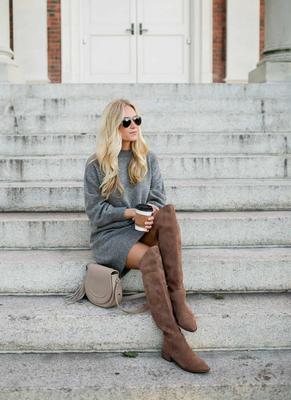 Vestido de suéter e botas