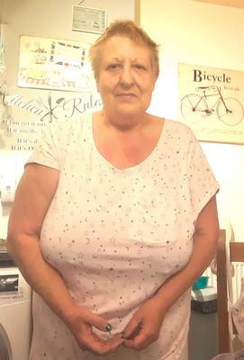 Fat Fagots esposa abuela Debbie