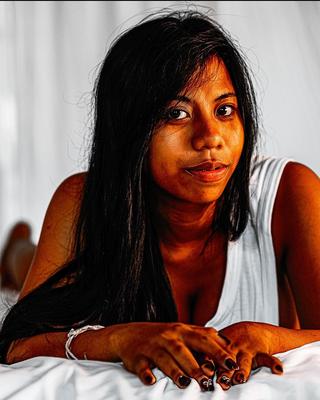 Deliciosa prostituta indonésia curvilínea