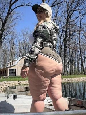 PAWG Princess So Fat, So Tempting 