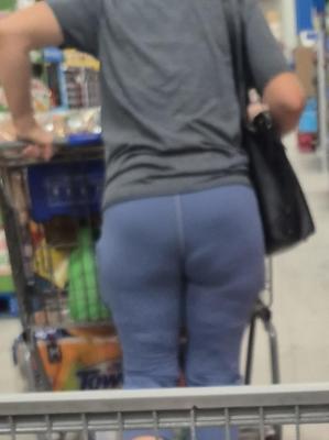 Shopping Voyuer